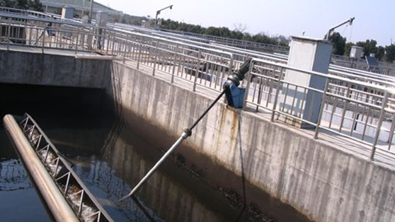 旋轉式潷水器
